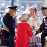 Harald y Sonia de Noruega y Federico y Mary de Dinamarca se saludan en la Visita de Estado de los Reyes de Dinamarca a Noruega