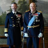 Federico de Dinamarca y Harald de Noruega en el Palacio Real de Oslo en la Visita de Estado de los Reyes de Dinamarca a Noruega
