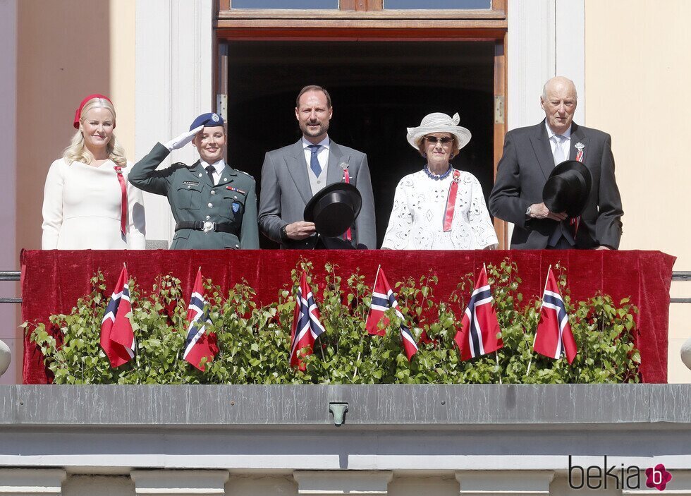 La Familia Real Noruega en el Día Nacional de Noruega 2024