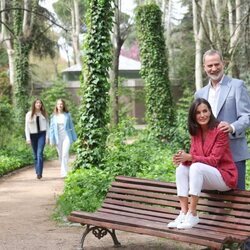 Los Reyes Felipe y Letizia, la Princesa Leonor y la Infanta Sofía en el reportaje por el 20 aniversario de bodas