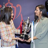 La Reina Letizia con María Ángeles García en la final de la Copa de la Reina