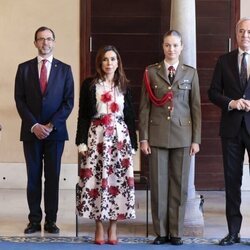 La Princesa Leonor con las autoridades en la entrega de la Medalla de las Cortes de Aragón