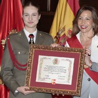 La Princesa Leonor con el diploma acreditativo del título de Hija Adoptiva de Zaragoza