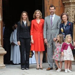 Los Reyes Felipe y Letizia, la Princesa Leonor y la Infanta Sofía, la Reina Sofía y las Infantas Elena y Cristina