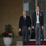 El Príncipe Guillermo y los Duques de Gloucester en una garden party en Buckingham Palace