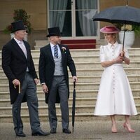 Zara Phillips y Mike Tindall en una garden party