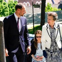 Haakon de Noruega y la Princesa Ana en el Museo de la Resistencia Noruega