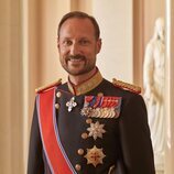 Foto oficial de Haakon de Noruega en el Palacio Real de Oslo