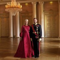 Foto oficial de gala de Haakon y Mette-Marit de Noruega