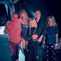 Narcís Rebollo y Eugenia Martínez de Irujo con Taylor Swift tras su concierto en Madrid