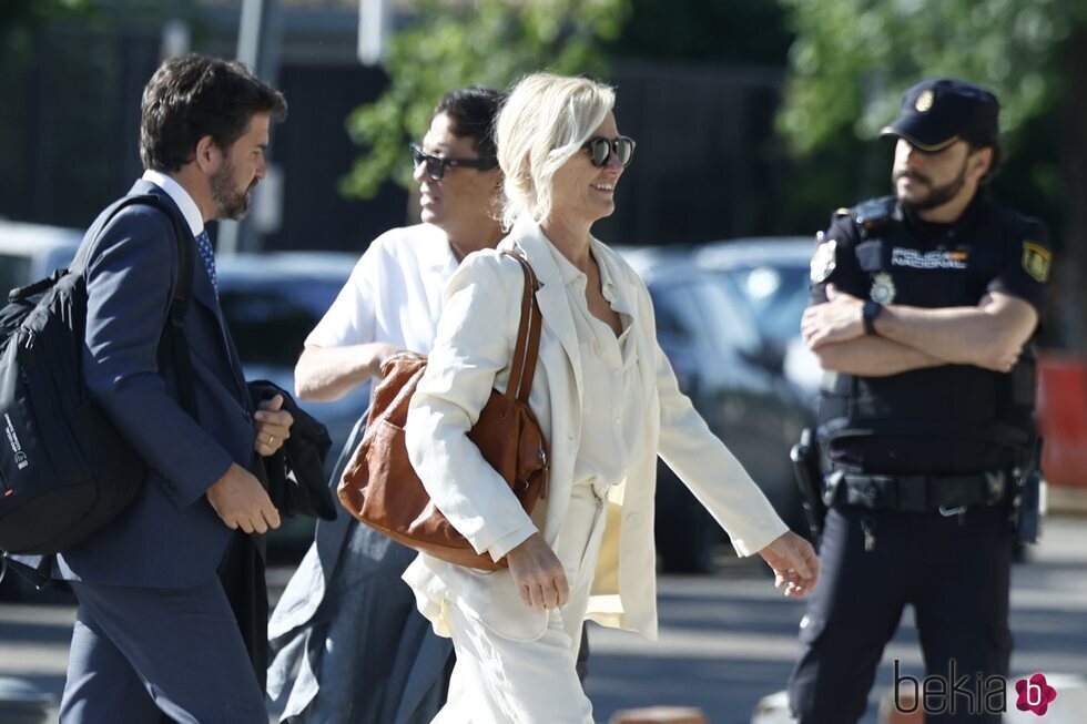 Ana Duato llegando a los juzgados para declarar en el caso Nummaria