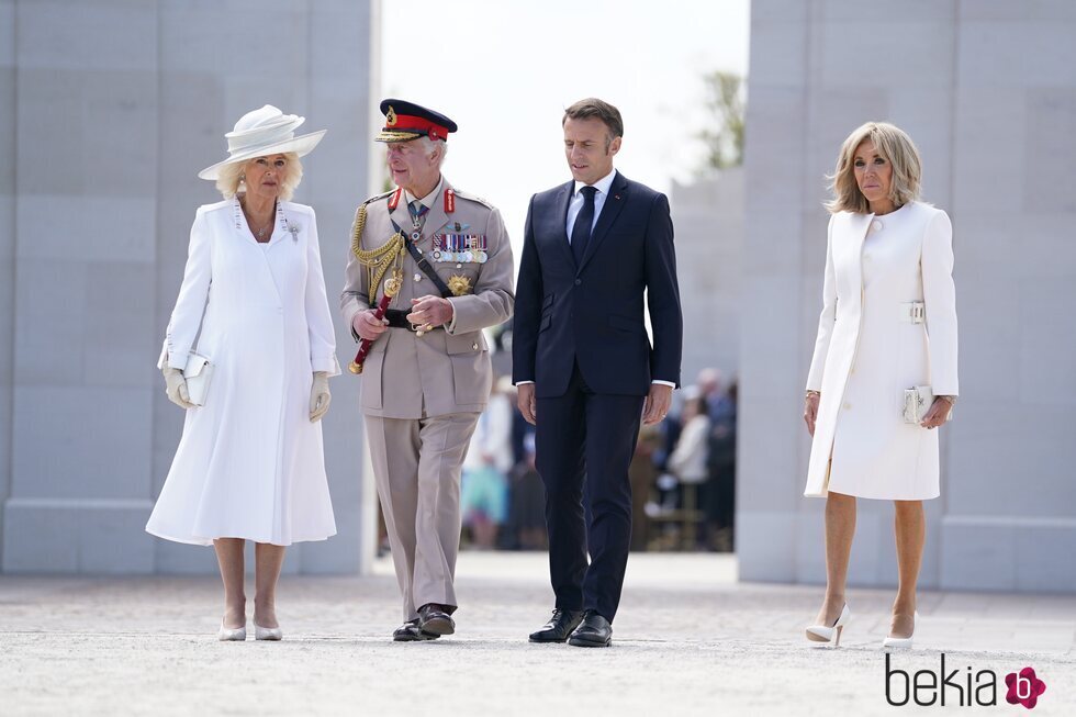 Los Reyes Carlos y Camilla y los Macron en el 80 aniversario del Desembarco de Normandía