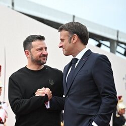 Volodímir Zelenski y Emmanuel Macron en el 80 aniversario del Desembarco de Normandía