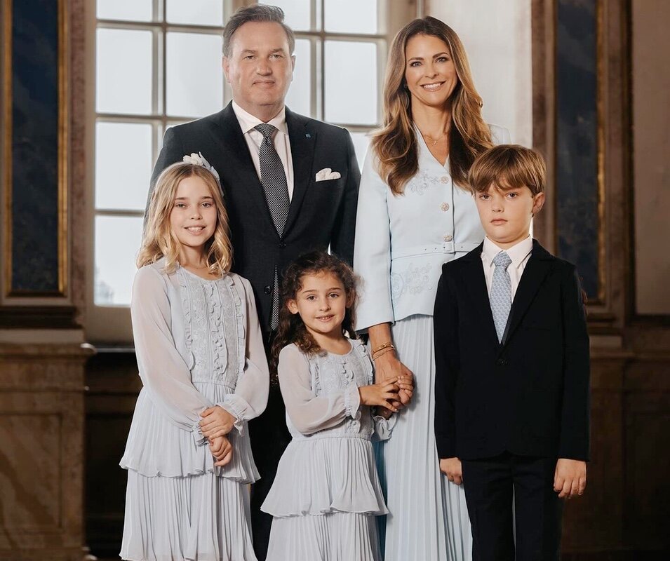 Posado de Magdalena de Suecia con Chris O'Neill y sus hijos Leonore, Nicolas y Adrienne por su 42 cumpleaños
