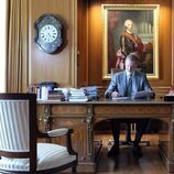 El Rey Felipe VI en su despacho en Zarzuela