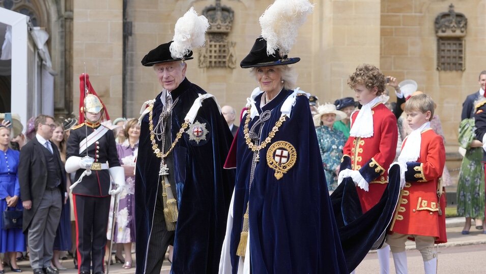 Los Reyes Carlos y Camilla en la procesión de la Orden de la Jarretera 2024