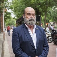 Antonio Resines en el funeral de la hermana de Lorenzo Caprile