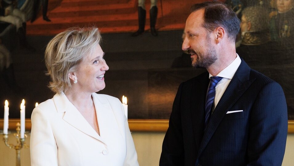 Los primos Astrid de Bélgica y Haakon de Noruega en el Palacio Real de Oslo