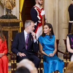 Los Reyes Felipe y Letizia, la Princesa Leonor y la Infanta Sofía en la condecoración del Mérito Civil en el décimo aniversario de reinado de Felipe VI