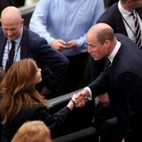 El Príncipe Guillermo y Josephine de Dinamarca se saludan en la Eurocopa 2024