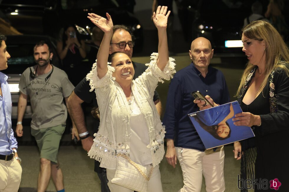 Isabel Pantoja, feliz tras su concierto en Illescas