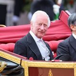 El Rey Carlos III y Naruhito de Japón en carruaje en la bienvenida a los Emperadores de Japón por su Visita de Estado a Reino Unido