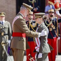 El Rey Felipe VI felicita a la Princesa Leonor por su nombramiento como Dama Alférez Cadete