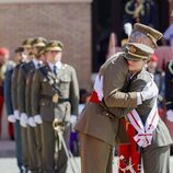 El Rey Felipe y la Princesa Leonor se abrazan en el nombramiento de la Princesa Leonor como Dama Alférez Cadete