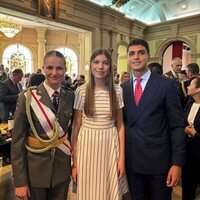 La Princesa Leonor y la Infanta Sofía con Tomás Páramo en el nombramiento de la Princesa Leonor como Dama Alférez Cadete del Ejército de Tierra