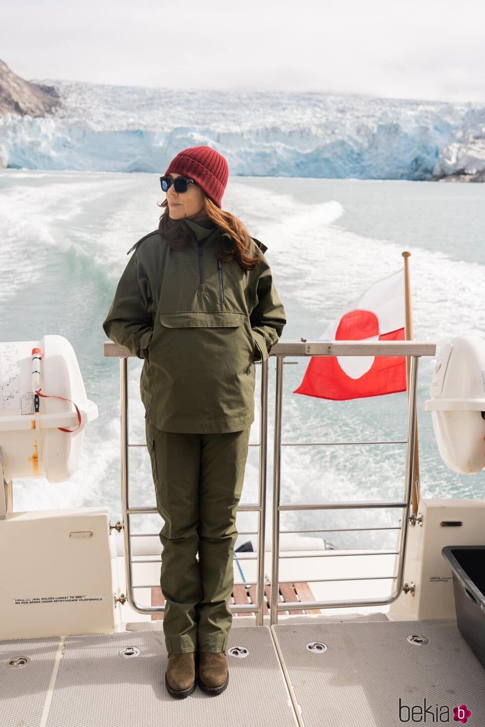 Mary de Dinamarca navegando en su primera visita oficial a Groenlandia como Reina