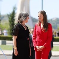 La Princesa Leonor y la directora del Monasterio de los Jerónimos en el primer viaje oficial de la Princesa Leonor a Portugal