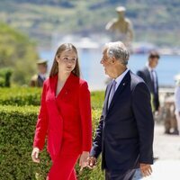 La Princesa Leonor y Marcelo Rebelo de Sousa paseando por los jardines del Palacio de Belém en el primer viaje oficial de la Princesa Leonor a Portugal