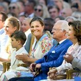 Carlos Gustavo y Silvia de Suecia, Victoria de Suecia y sus hijos y Carlos Felipe de Suecia en el 47 cumpleaños de Victoria de Suecia