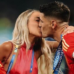 Álvaro Morata y Alice Campello besándose tras la victoria de España en la Eurocopa 2024