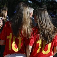 La Princesa Leonor y la Infanta Sofía, muy cómplices en la recepción de la Familia Real a la selección española de fútbol tras ganar la Eurocopa 2024