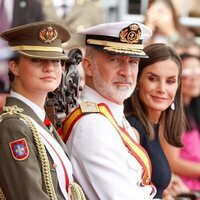 Los Reyes Felipe y Letizia y la Princesa Leonor en la entrega de Despachos en la Escuela Naval Militar de Marín