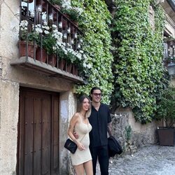 Alejandra Rubio embarazada y Carlo Costanzia posan juntos durante sus vacaciones de verano