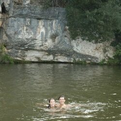 Nikolai y Athena de Dinamarca bañándose durante sus vacaciones en Francia