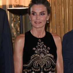 La Reina Letizia, en la recepción al Equipo Olímpico Español en la Embajada Española en París