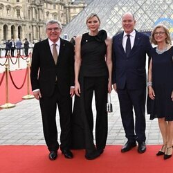Alberto y Charlene de Mónaco en la cena de gala en el Louvre con motivo de los JJOO 2024