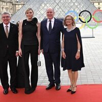 Alberto y Charlene de Mónaco en la cena de gala en el Louvre con motivo de los JJOO 2024