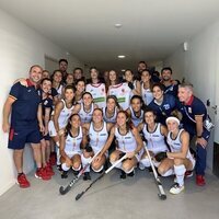 La Princesa Leonor y la Infanta Sofía con la selección española de hockey femenino en los Juegos Olímpicos de París 2024