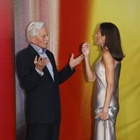 La Reina Letizia y Michael Douglas hablando en la clausura del Atlántida Mallorca Film Fest 2024