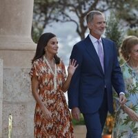 Los Reyes Felipe y Letizia y la Reina Sofía en la recepción a la sociedad balear