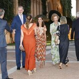 Los Reyes Felipe y Letizia y la Reina Sofía en el besamanos en la recepción a la sociedad balear