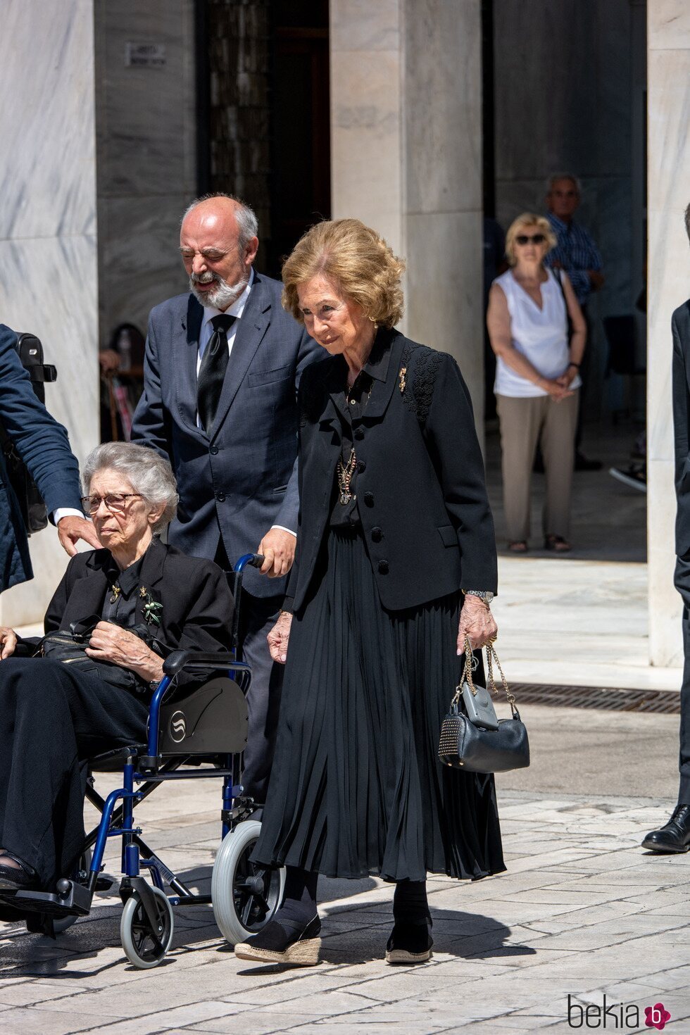 La Reina Sofía e Irene de Grecia en el funeral de Miguel de Grecia