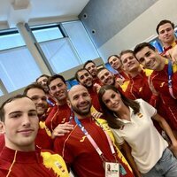 Selfie de la Reina Letizia con la selección española masculina de waterpolo en los Juegos Olímpicos de París 2024