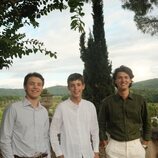 Felix, Henrik y Nikolai de Dinamarca en el Castillo de Cayx durante sus vacaciones