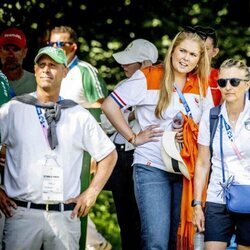 Amalia de Holanda con Marta Ortega y Carlos Torretta en los Juegos Olímpicos de París 2024