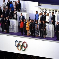 La Reina Sofía y otras autoridades en la ceremonia de clausura de los Juegos Olímpicos de París 2024